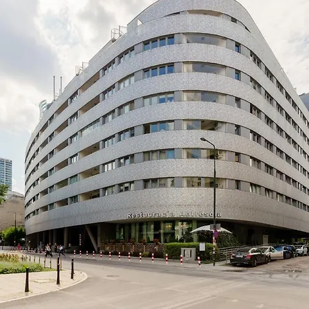 Apartment Deluxe Wronia 45 With Ac, Parking & Balcony By Renters Prestige