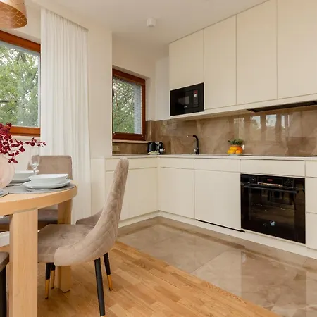 Apartment Deluxe Wronia 45 With Ac, Parking & Balcony By Renters Prestige *