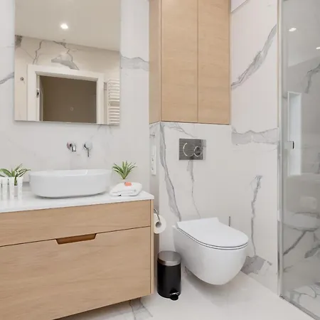 アパート Deluxe Wronia 45 With Ac, Parking & Balcony By Renters Prestige