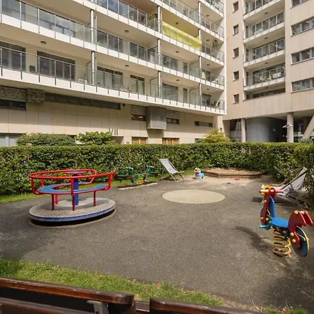 アパート Deluxe Wronia 45 With Ac, Parking & Balcony By Renters Prestige