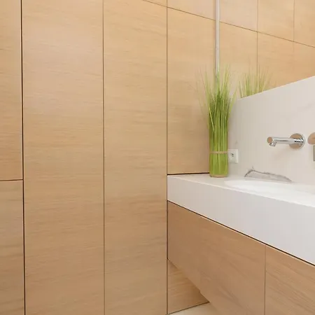 Deluxe Wronia 45 With Ac, Parking & Balcony By Renters Prestige