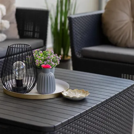 アパート Deluxe Wronia 45 With Ac, Parking & Balcony By Renters Prestige ワルシャワ