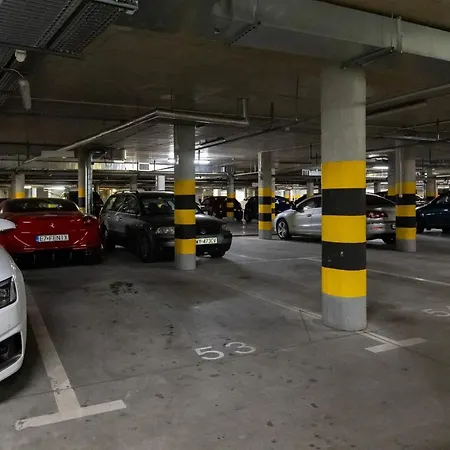 Deluxe Wronia 45 With Ac, Parking & Balcony By Renters Prestige *